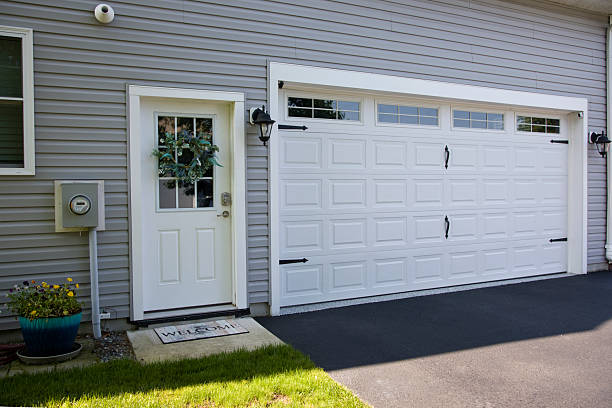 24/7 Emergency Garage Door Panel Replacement experts in Paterson, NJ
